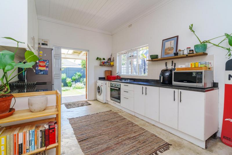 2 Bedroom Property for Sale in Harfield Village Western Cape